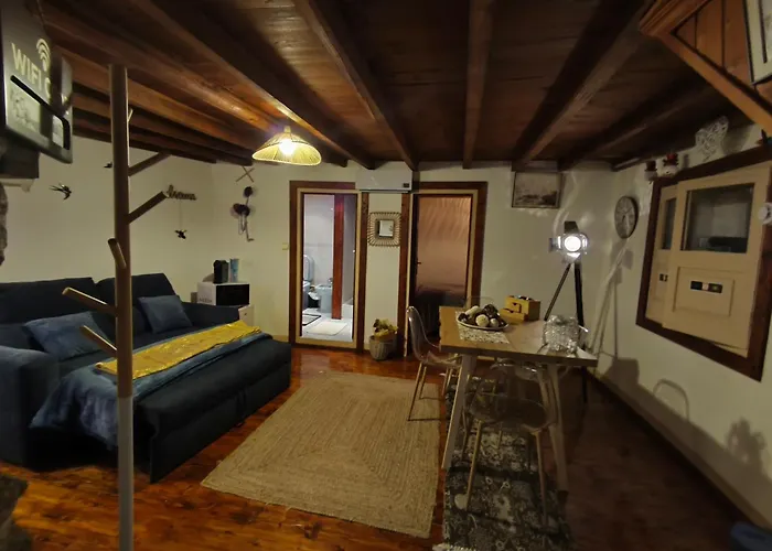 シャレー Orion Telhado Fundão